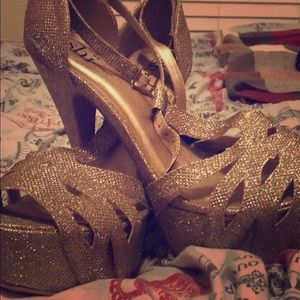 Gold glitter heels!!